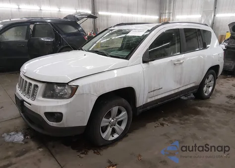 2016 Jeep Compass Latitude из США, поврежденный, VIN 1C4NJDEB4GD737161